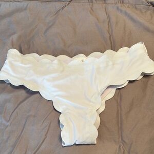 Beach Joy - M - White bikini bottoms